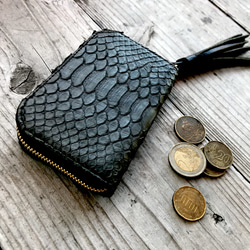 ムックの店のZIPコインケース   ブラック(ヘビ革)×ブラック 1枚目の画像