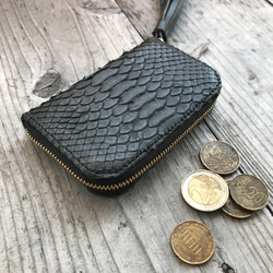 ムックの店のZIPコインケース   ブラック(ヘビ革)×ブラック 2枚目の画像