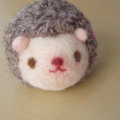 はりねずみのピンクッション☆ 羊毛フェルト 紫花 通販｜Creema 