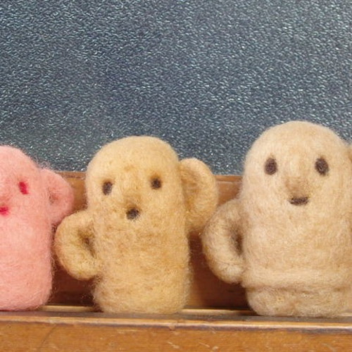 はにわクン♪ 羊毛フェルト 紫花 通販 7788247｜Creema(クリーマ)