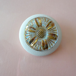 チェコガラスボタンのヘアゴム 2枚目の画像