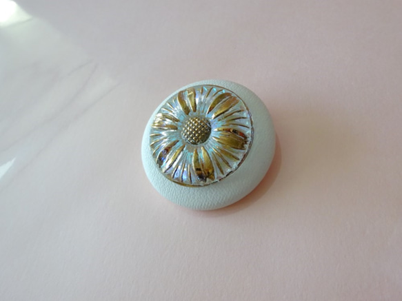 チェコガラスボタンのヘアゴム 4枚目の画像