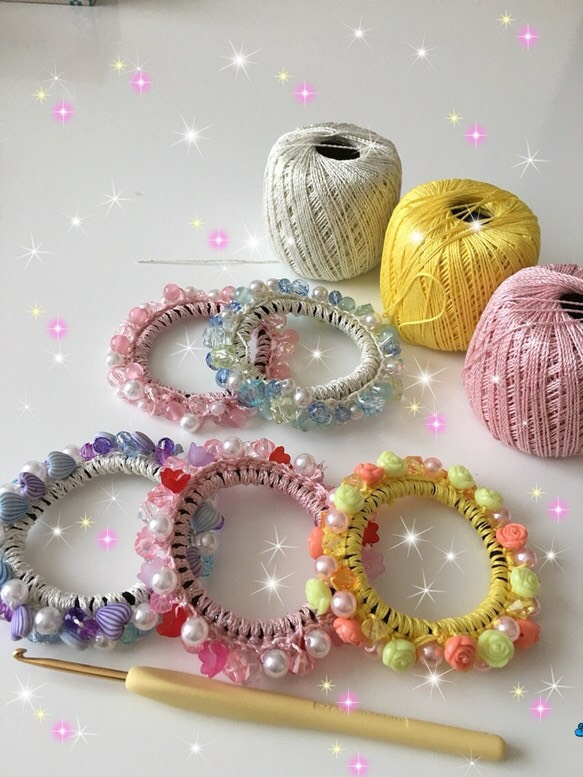 ☆マコ☆様 シュシュ☆ビーズ ヘアゴム☆ハンドメイド ブルーサンドストーン ビーズシュシュの通販 | iichi 日々の暮らしを心地よくする