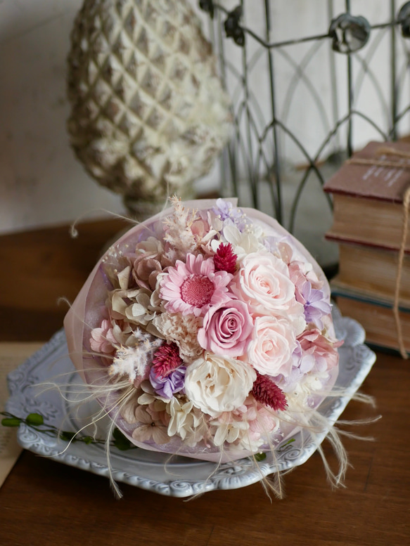 petit bouquet プリザーブドフラワー　ガーベラとローズのふわふわブーケ　花束 5枚目の画像