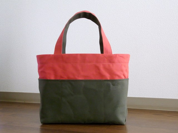 bicolor tote M (red×khaki) 1枚目の画像