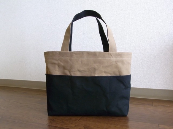 帆布 bicolor tote M (beige × black) 1枚目の画像