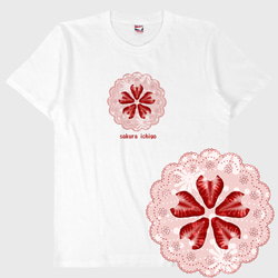 桜の花びら苺/ストロベリー/いちごTシャツ綿100%【男女兼用】 1枚目の画像