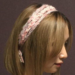 ふわふわカチューム ピンク グラデーション ラメグレイ クリーム 変わり毛糸 ヘアバンド 1枚目の画像