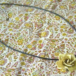 生花 バラ 革チョーカー ルシードフラワー オリーブグリーン 3枚目の画像