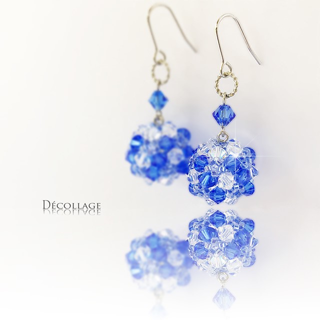 週末限定ンセール スワロフスキー/きらめくフラワーボールピアス ブルークリスタル アクセサリー