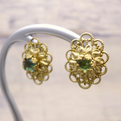 黃銅和玻璃耳環橢圓形翡翠綠：復古古董古董 第1張的照片