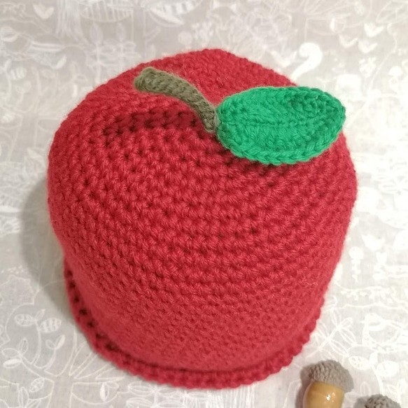 かぎ針編み りんごの帽子☆【小さめサイズ】 2枚目の画像