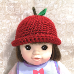 かぎ針編み りんごの帽子【お人形サイズ】 2枚目の画像