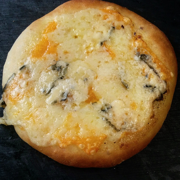 チーズのピザパン3個セット 1枚目の画像