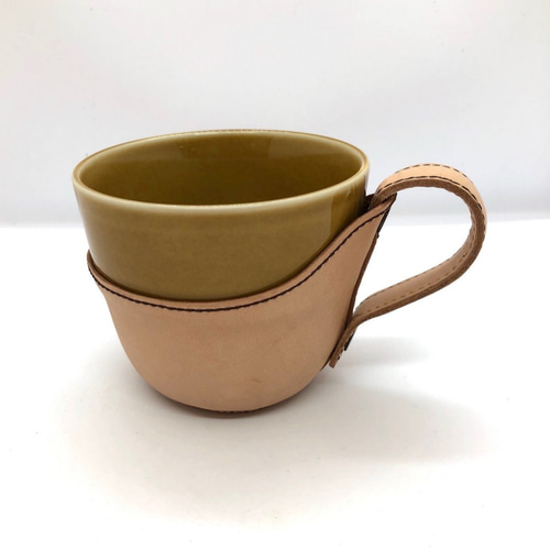 キャンプ映えする！革で包まれた陶カップ レザーラップカップ