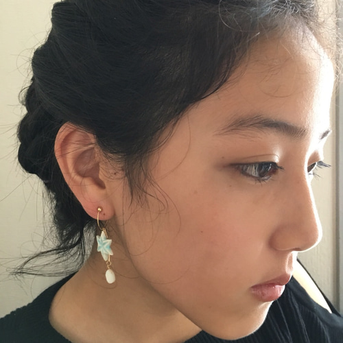 ゆうた様ご予約品】イヤリング 六角星非対称 水色 イヤリング 