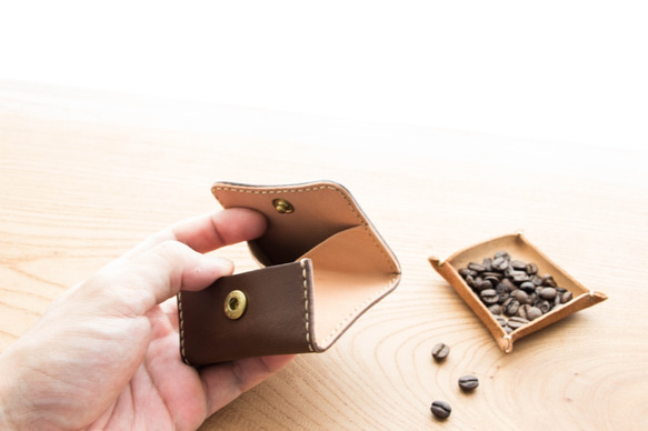 コーヒー豆デザインの本革コインケース《名入れ・送料無料》 2枚目の画像