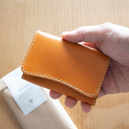 柔らかいフォルム》名入れのできる本革名刺入れ・ラベンダー 名刺入れ