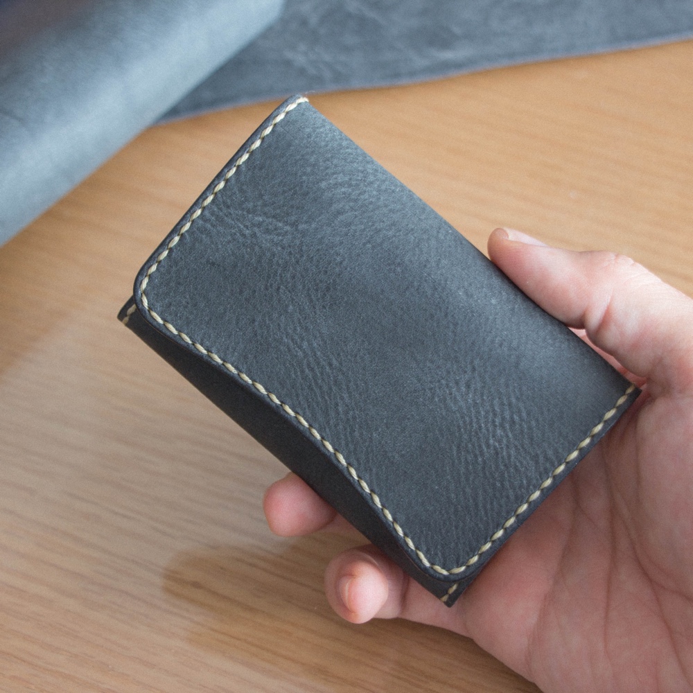 ALASKA レザーの名刺入れ (sumi-iro)　< 名入れ対応 >