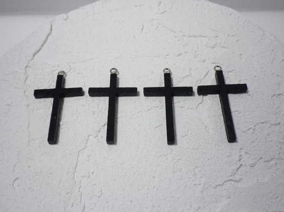 ウッドの十字架　カン付き 1枚目の画像