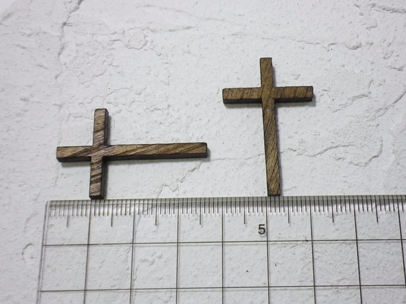 ウッドの十字架 2枚目の画像