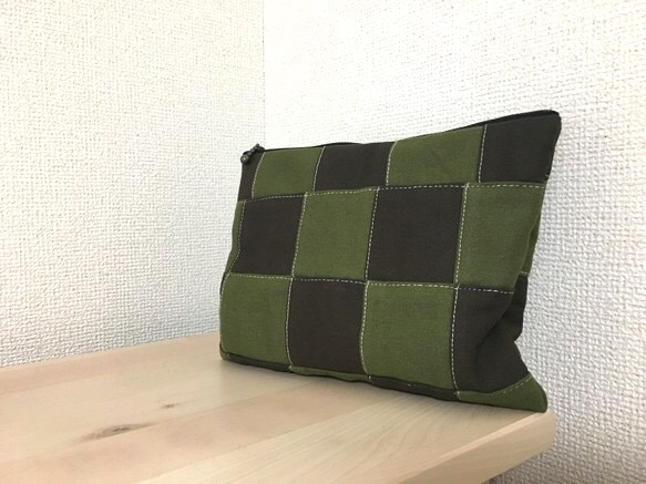 【Sold out】ブロックチェックのポーチ（抹茶チョコ） 1枚目の画像