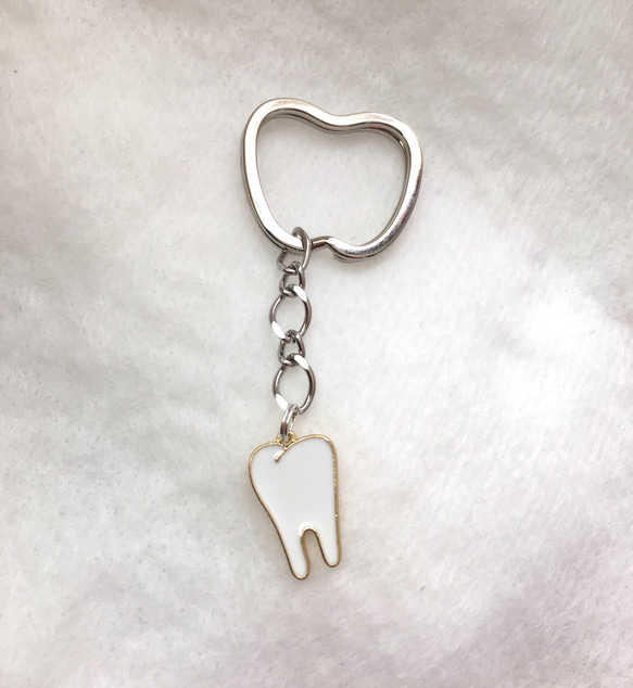 【Sold】歯のかたちのキーリング 2枚目の画像