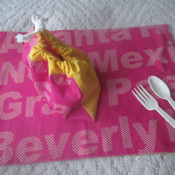 たたみたくなるランチマット＆巾着　給食セット　ピンク黄色 3枚目の画像