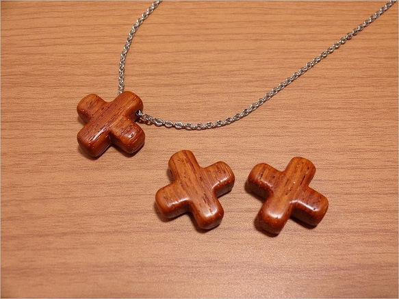 小さな十字架ネックレス（花梨＋チェーン） 4枚目の画像