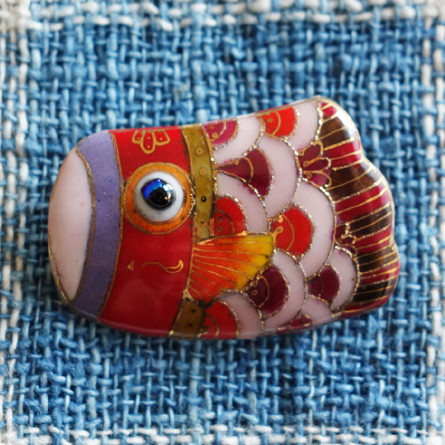 こいのぼり・緋鯉の七宝焼ブローチ【受注制作】