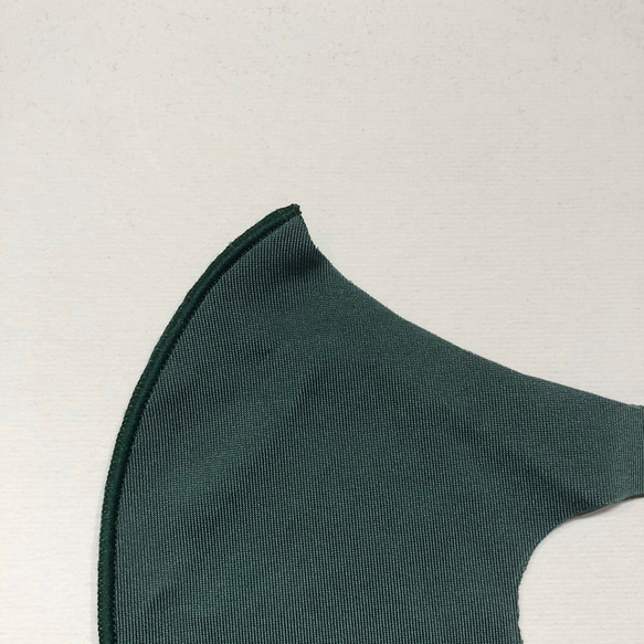 ダークグリーン【限定色】日本製 洗える立体マスク１枚　吸湿速乾　UVカット　耳が痛くなりにくい　男性大きめサイズ 4枚目の画像