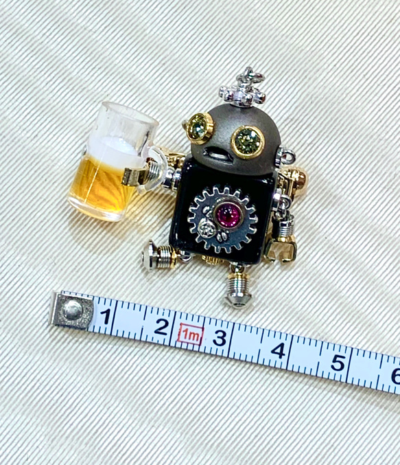 ROBOKOBO ブローチ ビールキューベー 3枚目の画像