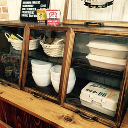 サイズオーダー可】【引取可能】扉付きキッチン収納 カフェ風食器棚