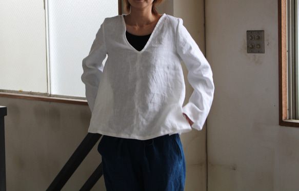 v neck ベルスリーブ ブラウス＊french linen 2枚目の画像