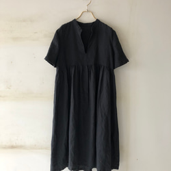 【夏SALE】1着BLACKLINEN　半袖ウエスト切り替えギャザーワンピース　スキッパー　フレンチリネン　 2枚目の画像