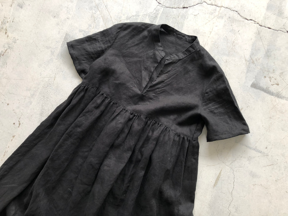 【夏SALE】1着BLACKLINEN　半袖ウエスト切り替えギャザーワンピース　スキッパー　フレンチリネン　 7枚目の画像