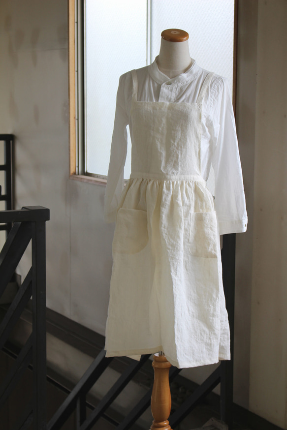 ベルギーリネン仕様＊ギャザーワンピースエプロン丈９７センチＢＫ リネンギャザーワンピースエプロン チェリーピンク