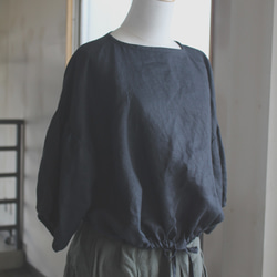 フレンチリネン・ブラック　裾ギャザープルオーバー 1枚目の画像