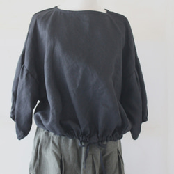 フレンチリネン・ブラック　裾ギャザープルオーバー 4枚目の画像