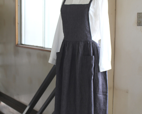 ギャザー入りワンピースエプロン＊リトアニアリネン ロング丈95センチ