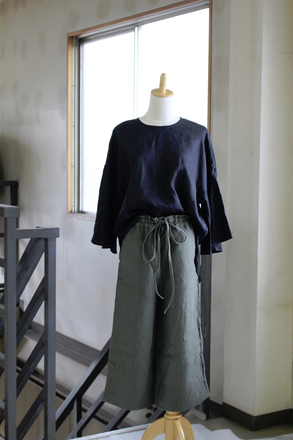 ＜NEW＞フレア袖ブラウスfrench linen100%  black　【受注生産】 3枚目の画像