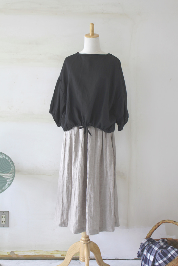 フレンチリネン・black　裾ギャザープルオーバー 2枚目の画像