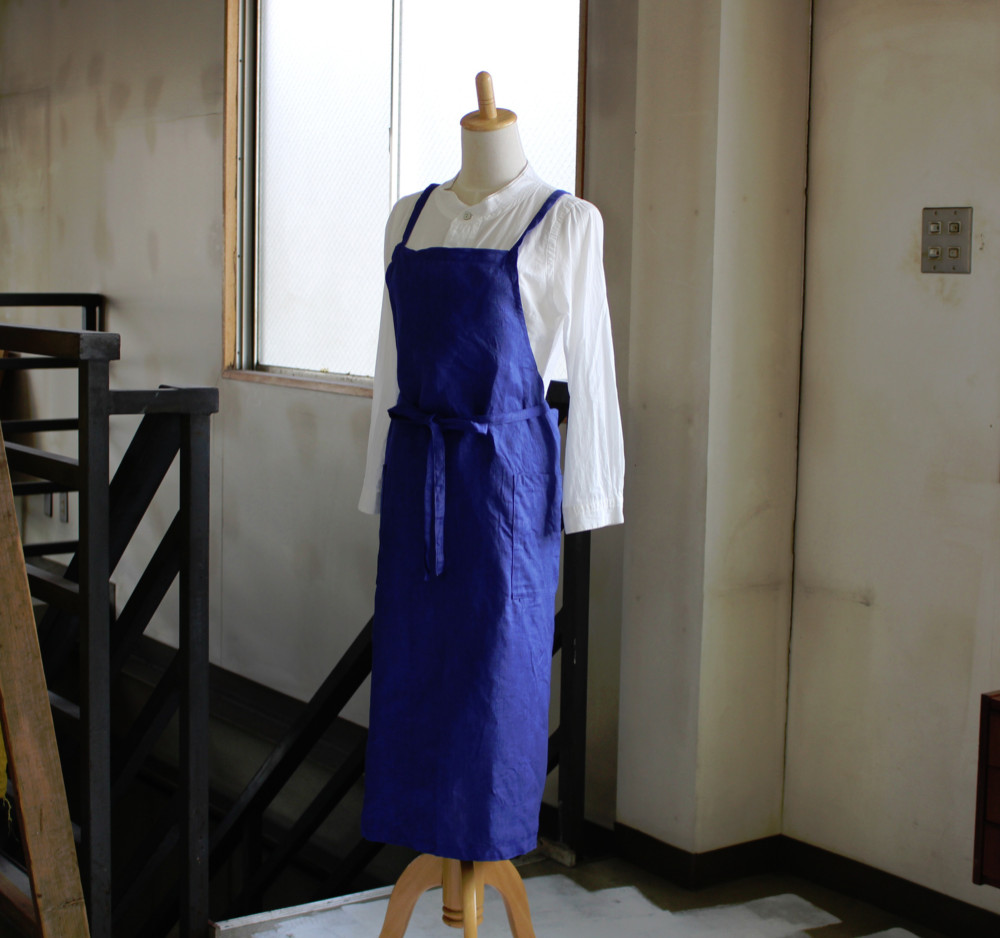 先染めリトアニアリネン100％　男女兼用フルエプロン　ロイヤルブルー/肩紐バッククロス