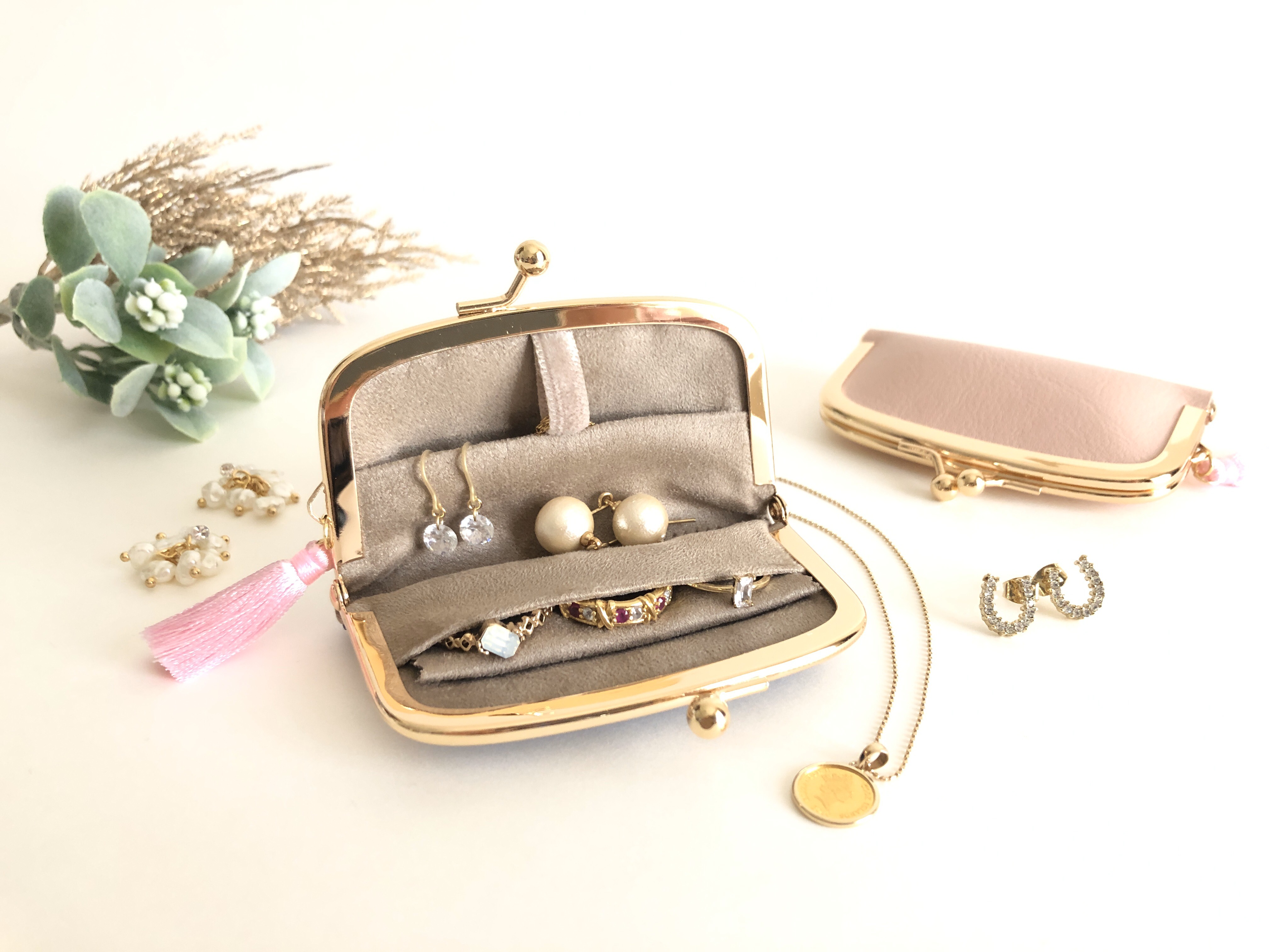 ホルンと選べるイニシャルチャームのネックレス（6点セット） ホルンと選べるイニシャルチャームのネックレス（6点セット）