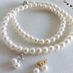 “Made-to-order☆Freshwater pearl with nucles”耳環/夾式耳環◇Ceremony Pea 第2張的照片