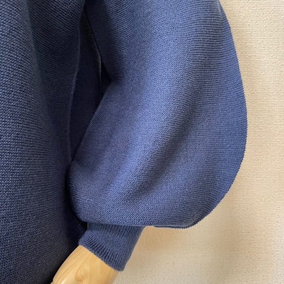 ビックシルエット　ホールガーメント　パフスリーブボトルネックセーター　Ｄブルー 2枚目の画像