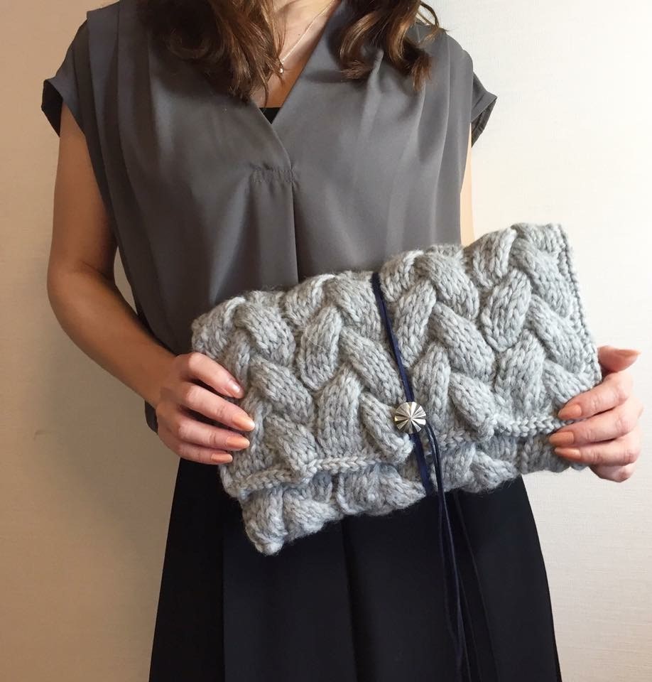 メリノウール　ニットクラッチバッグ『ＢＲＡＩＤ』ライトグレー