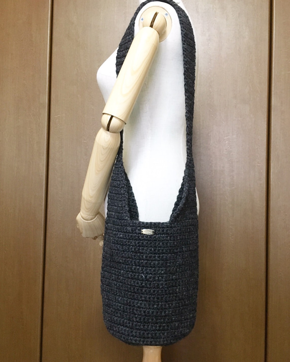 ＝受注製作商品＝　メリノウール　ニットショルダーバッグ『Ｒａｆｆｙ』チャコールグレー 8枚目の画像