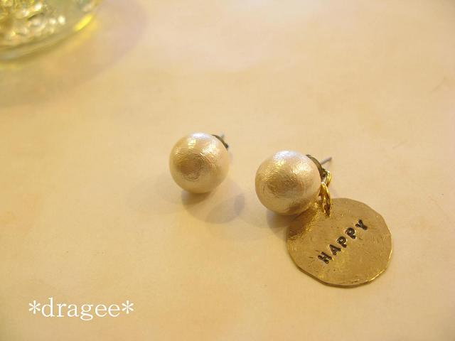 *dragee*   ふんわり可愛いコットンパールのメッセージプレート付きピアス・イヤリング