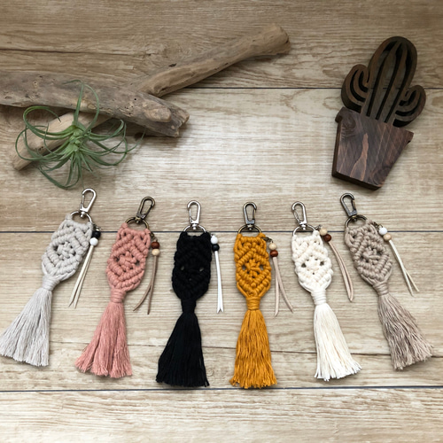 再販⑨】マクラメタッセル キーチャーム☆キーホルダー キーホルダー R